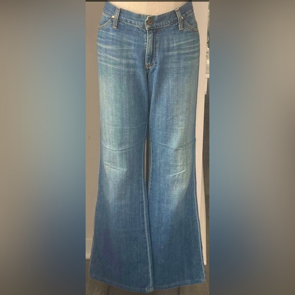 Ag Adriano Goldschmied Denim - Vintage The Legend Vintage wash jeans- size 32.